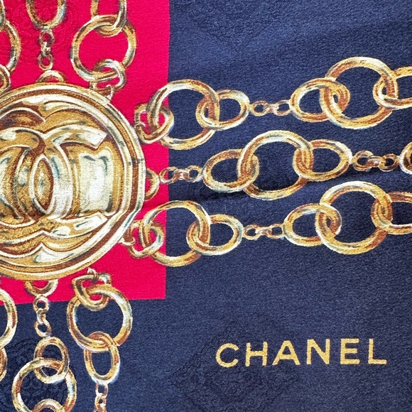 Vintage CHANEL Chain Medallion Scarf Black Red Gold - Picture 2 of 6